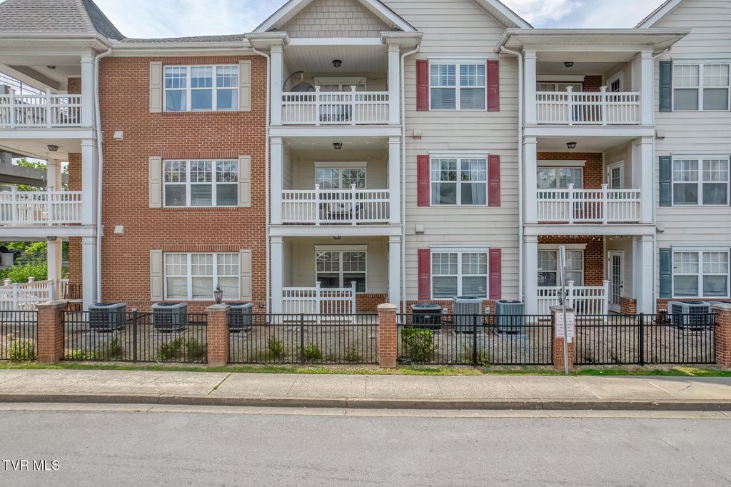 Photo of 2008 Millennium Place #Apt 209, Johnson City, TN 37604 (MLS # 9996036)