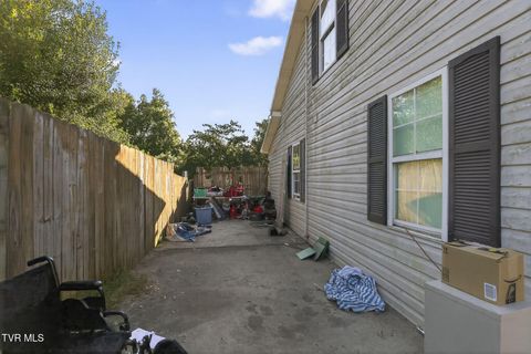 Tiny photo for 324 Kaywood Avenue, Mount Carmel, TN 37645 (MLS # 9986502)