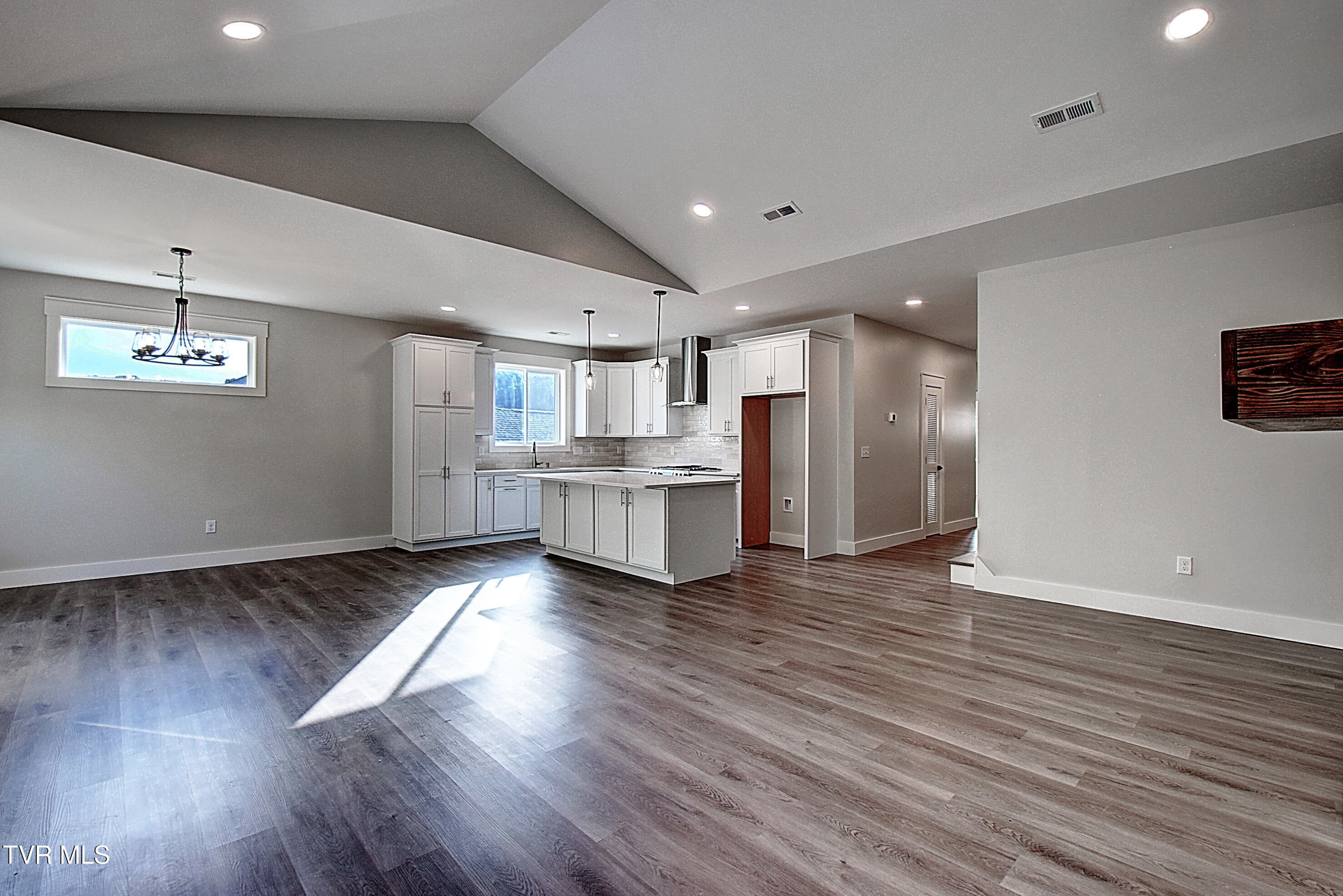 Johnson City, Tennessee 37615, United States, 3 Bedrooms Bedrooms, ,2 BathroomsBathrooms,Residential,Active,165994