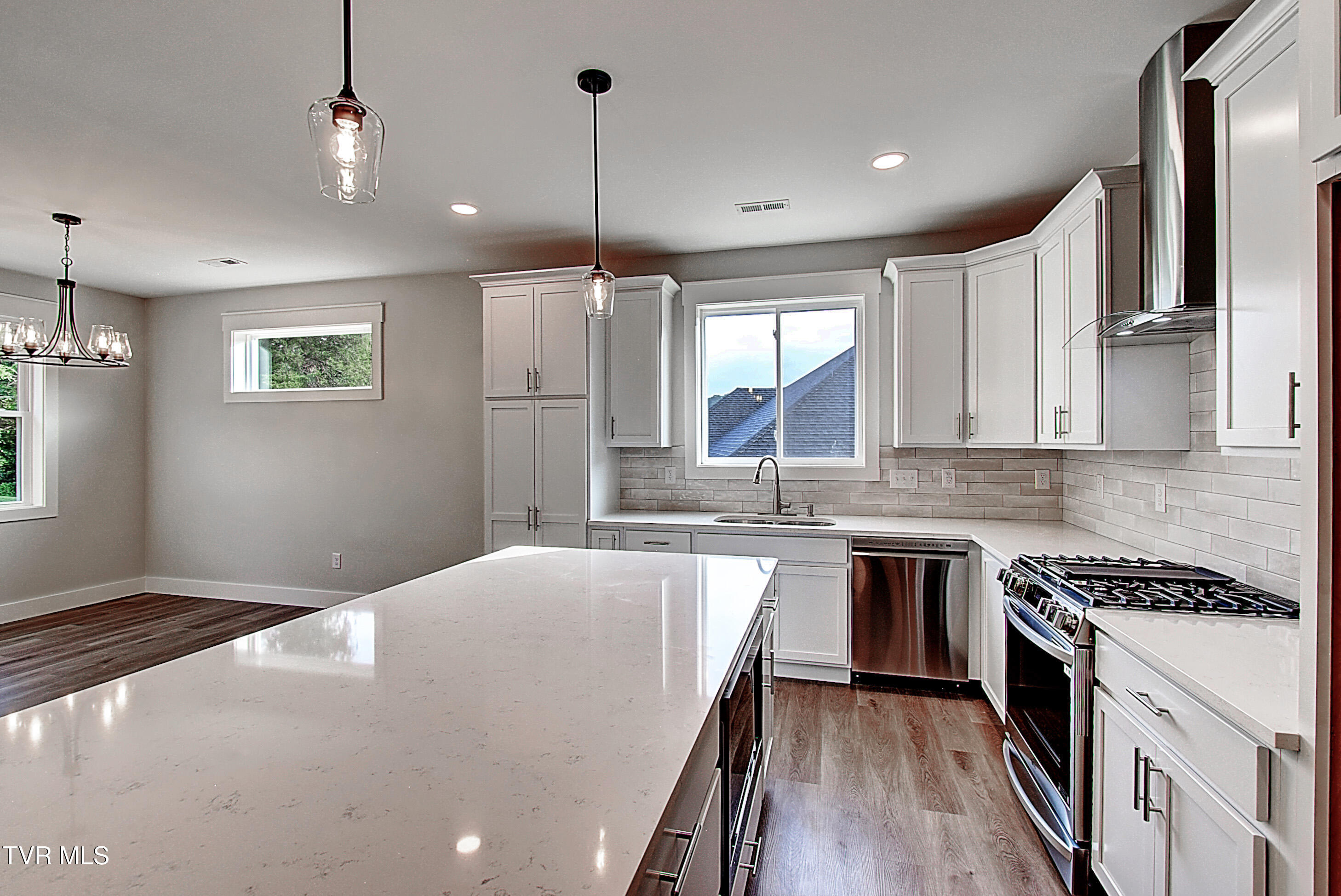 Johnson City, Tennessee 37615, United States, 3 Bedrooms Bedrooms, ,2 BathroomsBathrooms,Residential,Active,165994