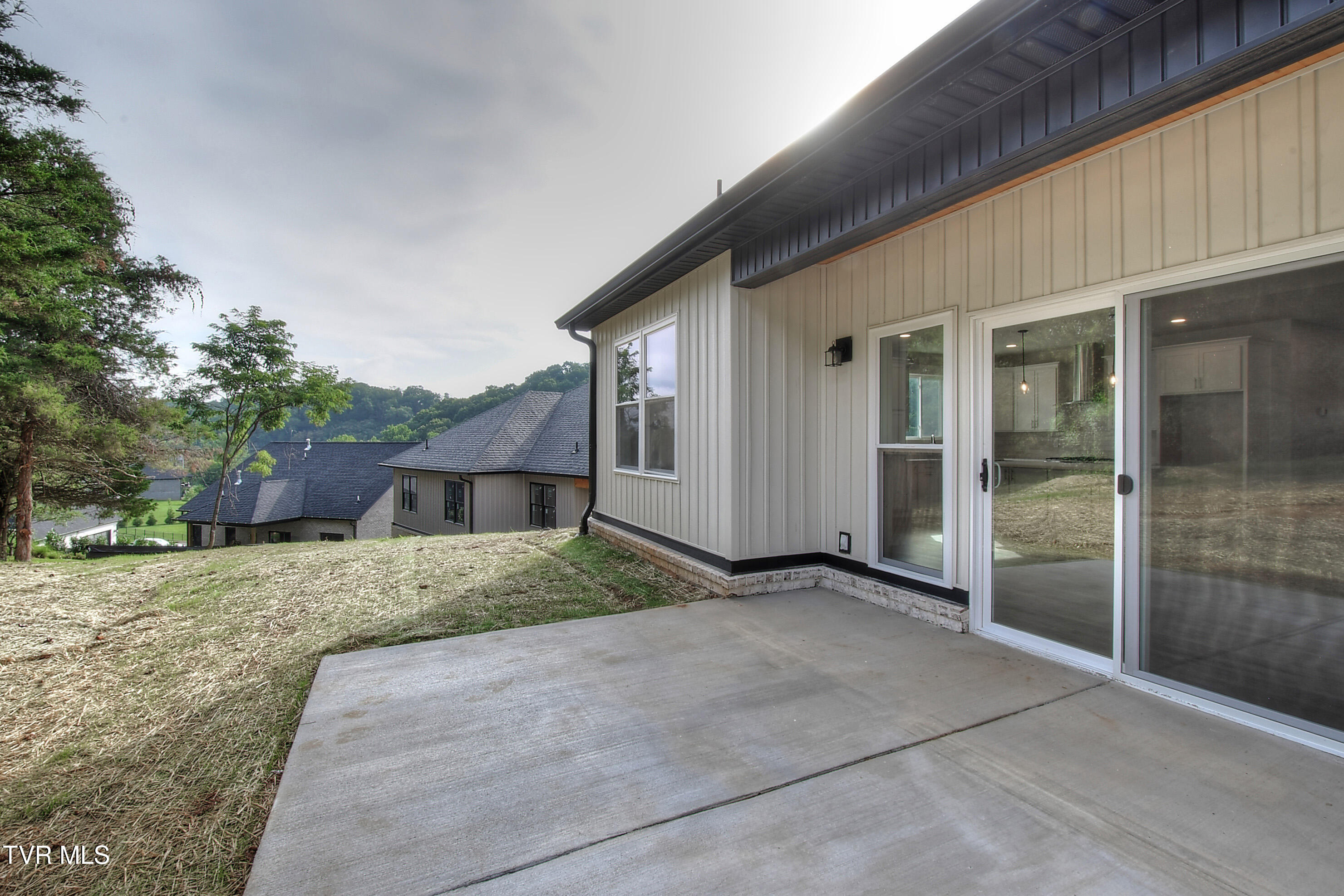 Johnson City, Tennessee 37615, United States, 3 Bedrooms Bedrooms, ,2 BathroomsBathrooms,Residential,Active,165994