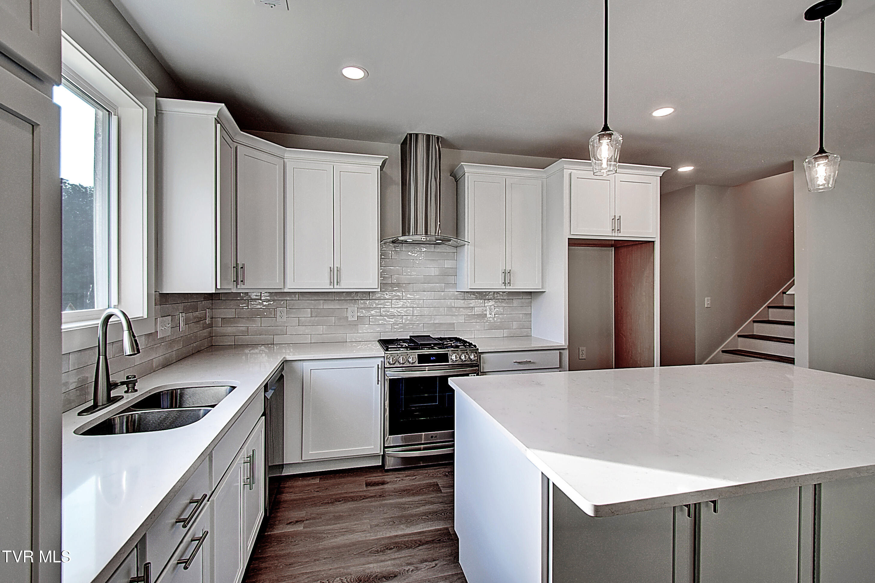 Johnson City, Tennessee 37615, United States, 3 Bedrooms Bedrooms, ,2 BathroomsBathrooms,Residential,Active,165994