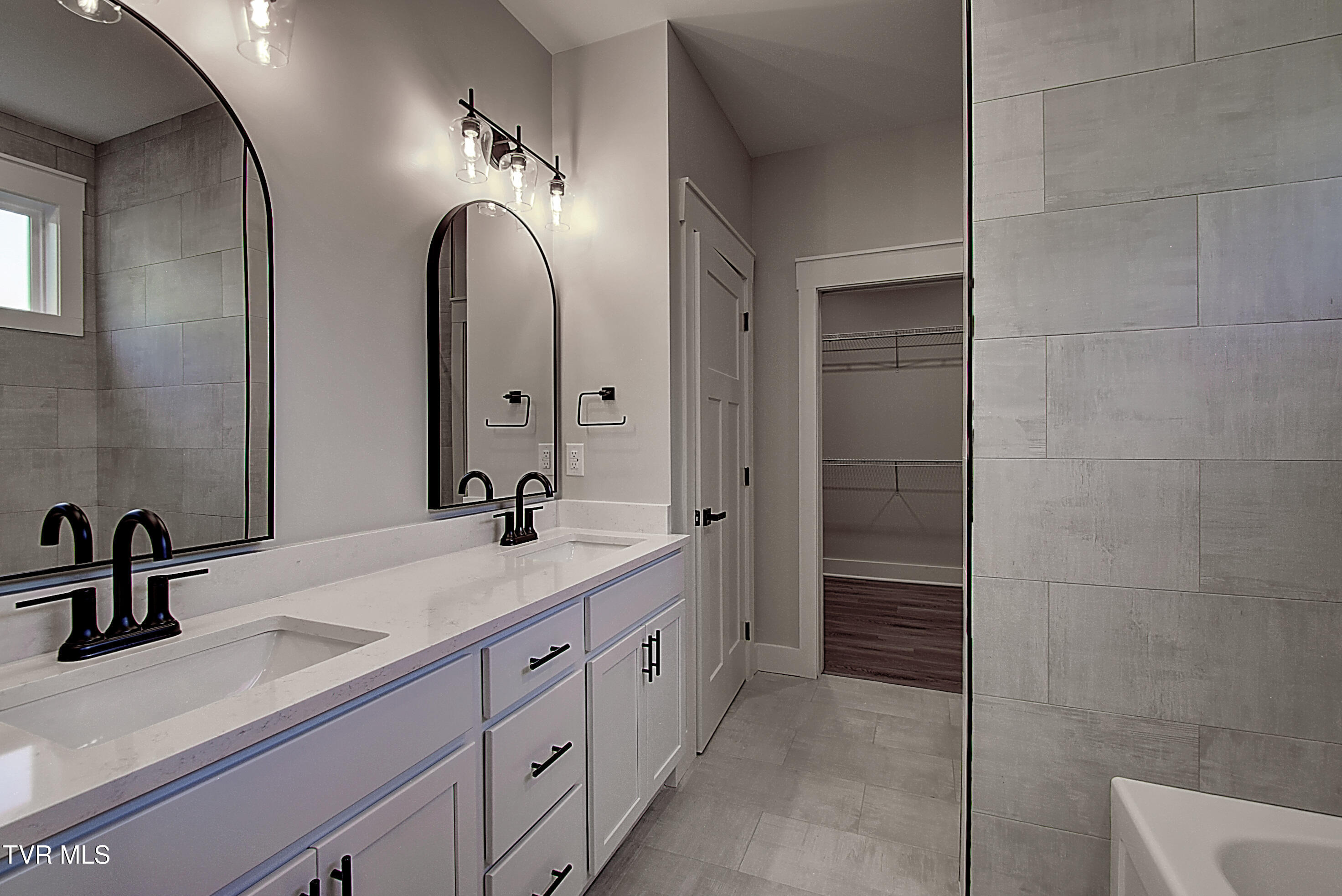 Johnson City, Tennessee 37615, United States, 3 Bedrooms Bedrooms, ,2 BathroomsBathrooms,Residential,Active,165994