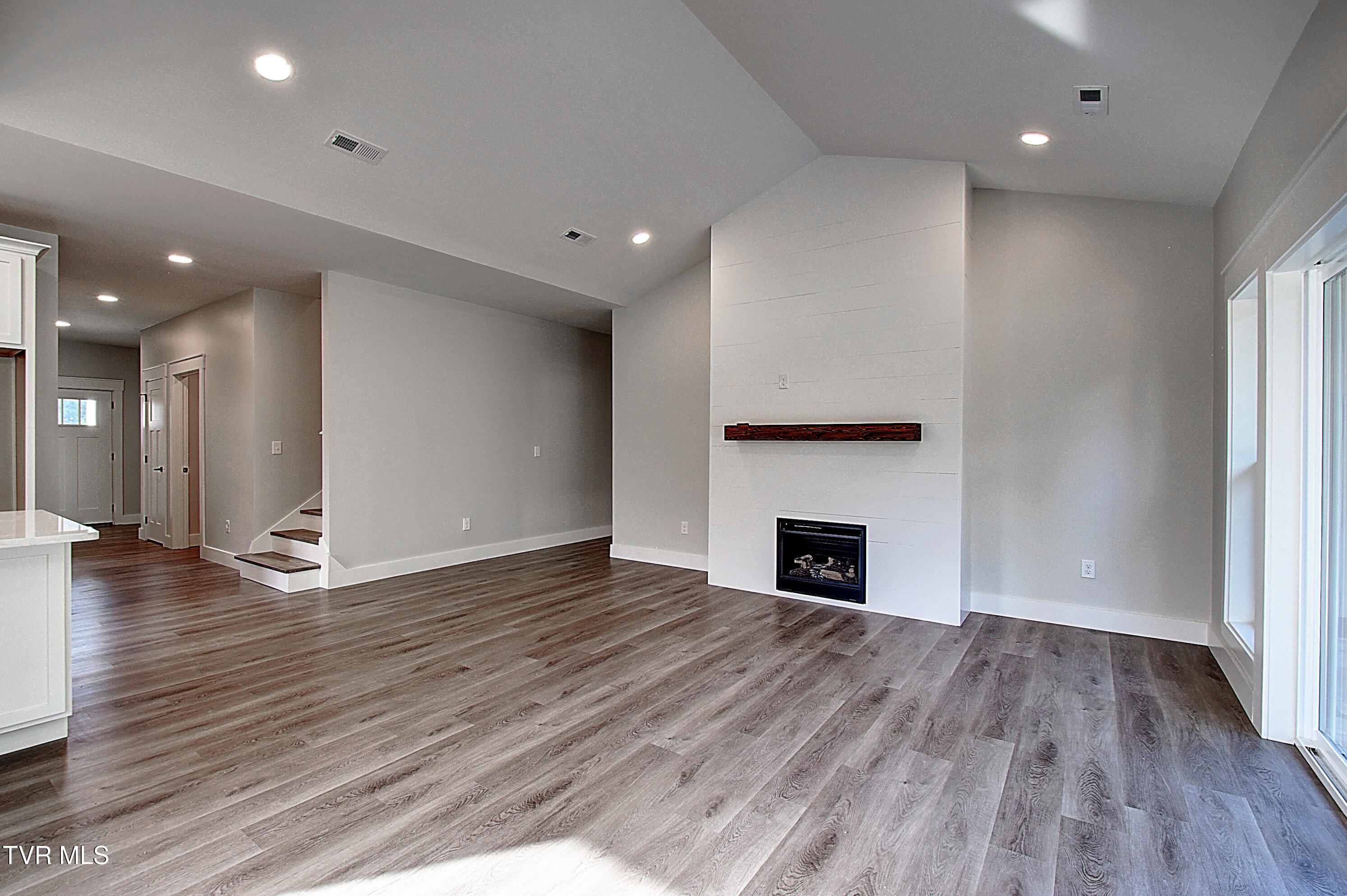 Johnson City, Tennessee 37615, United States, 3 Bedrooms Bedrooms, ,2 BathroomsBathrooms,Residential,Active,165994