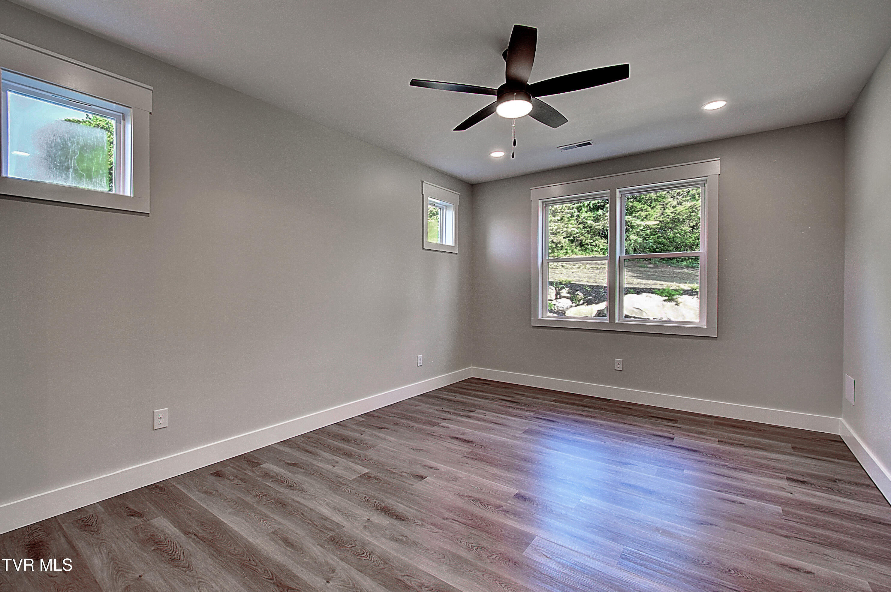 Johnson City, Tennessee 37615, United States, 3 Bedrooms Bedrooms, ,2 BathroomsBathrooms,Residential,Active,165994