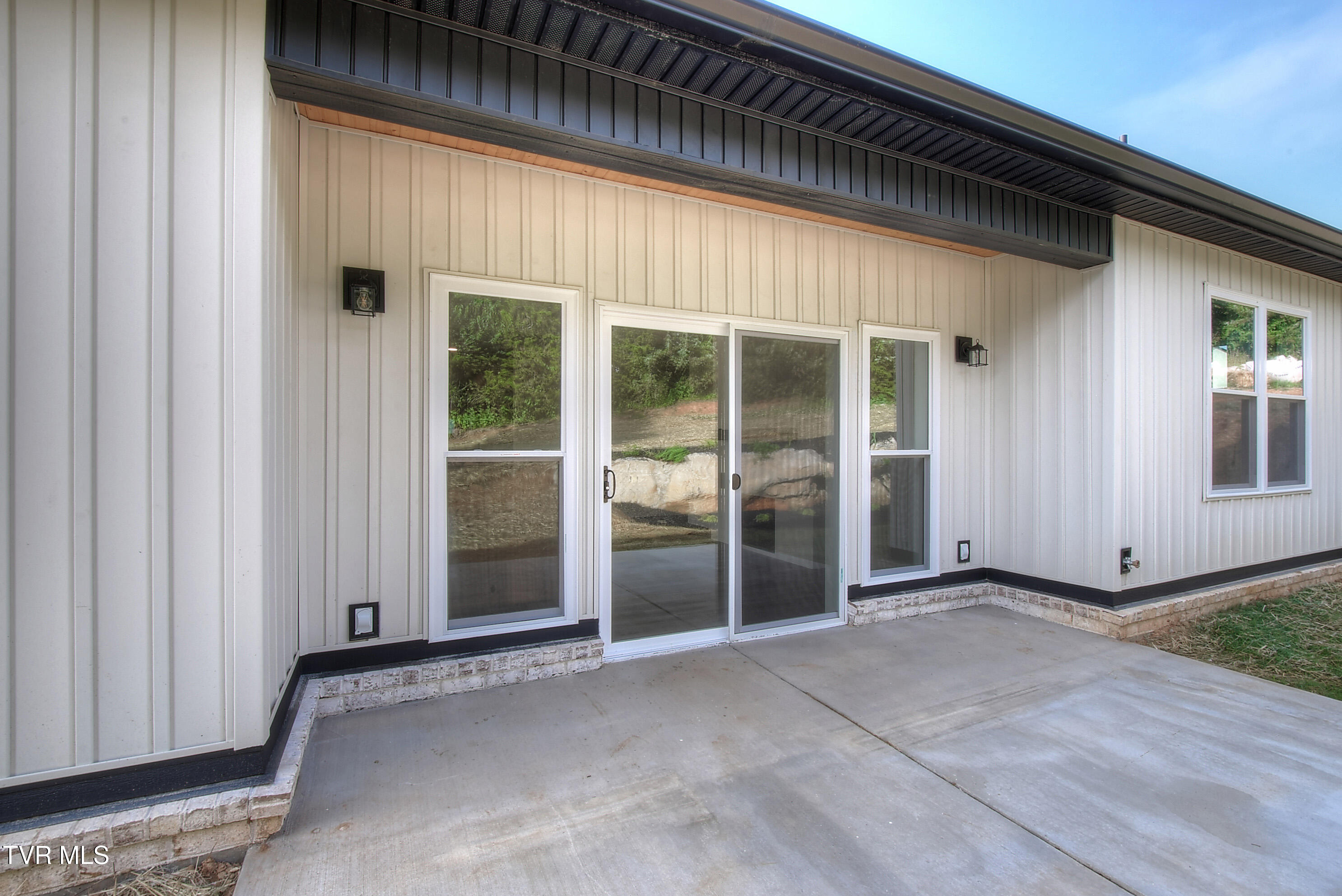 Johnson City, Tennessee 37615, United States, 3 Bedrooms Bedrooms, ,2 BathroomsBathrooms,Residential,Active,165994