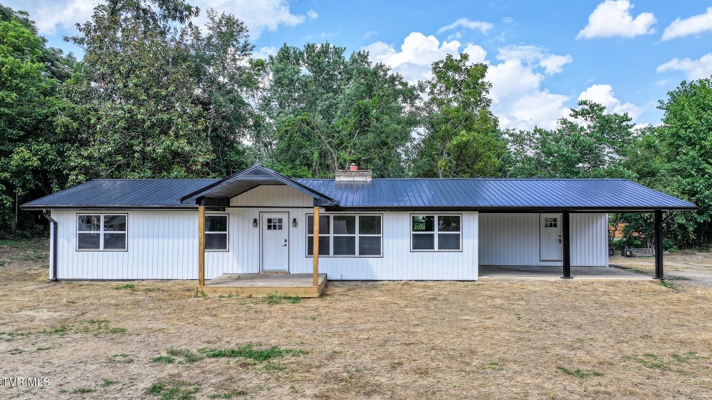 Photo of 210 Lynn Avenue, Greeneville, TN 37743 (MLS # 9998863)