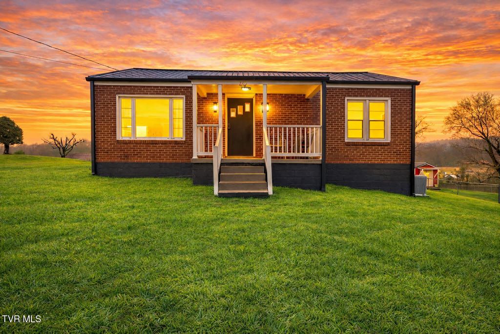 Photo of 206 Central, Bristol, TN 37620 (MLS # 9991443)