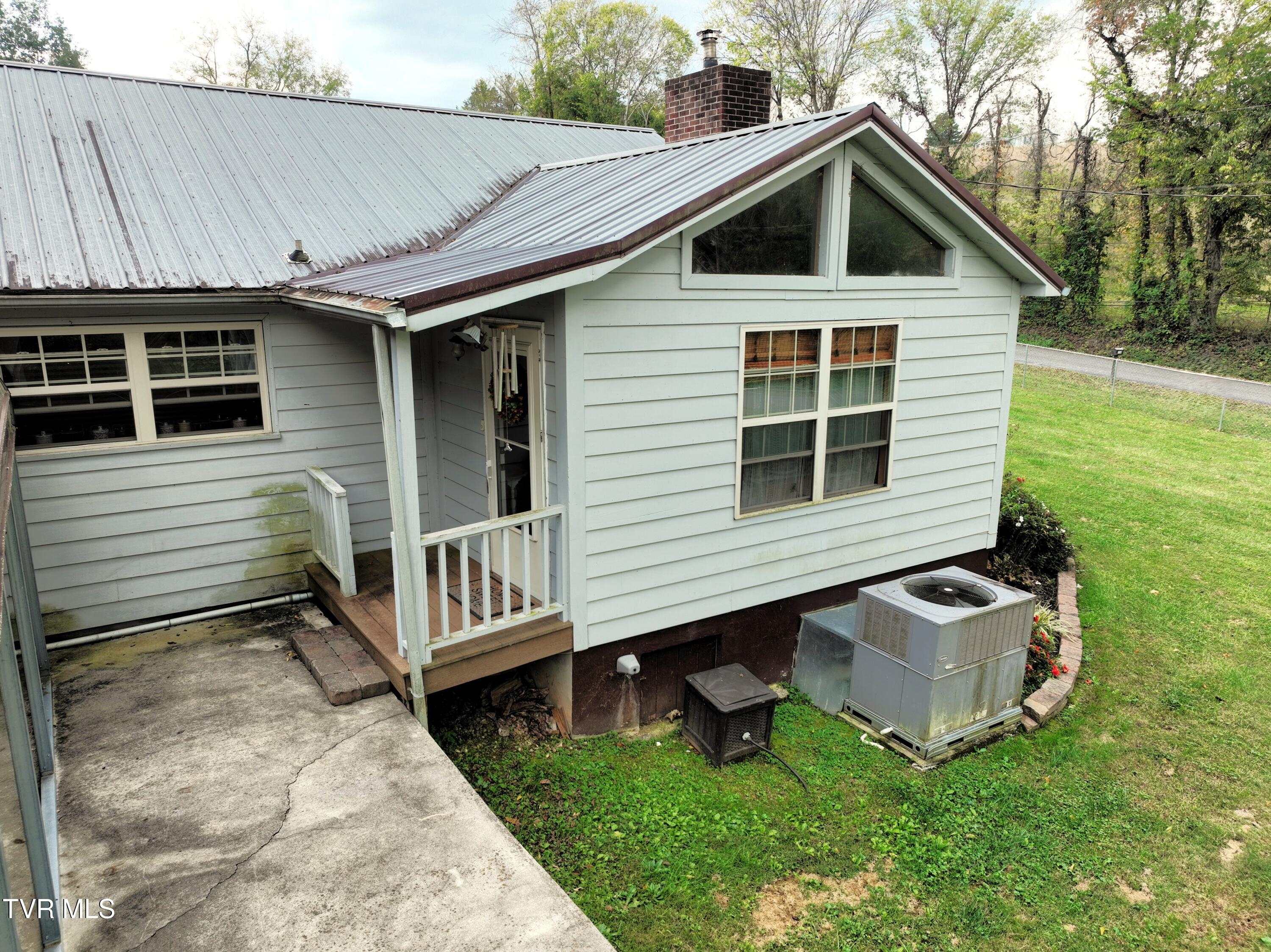 1250 River Road
