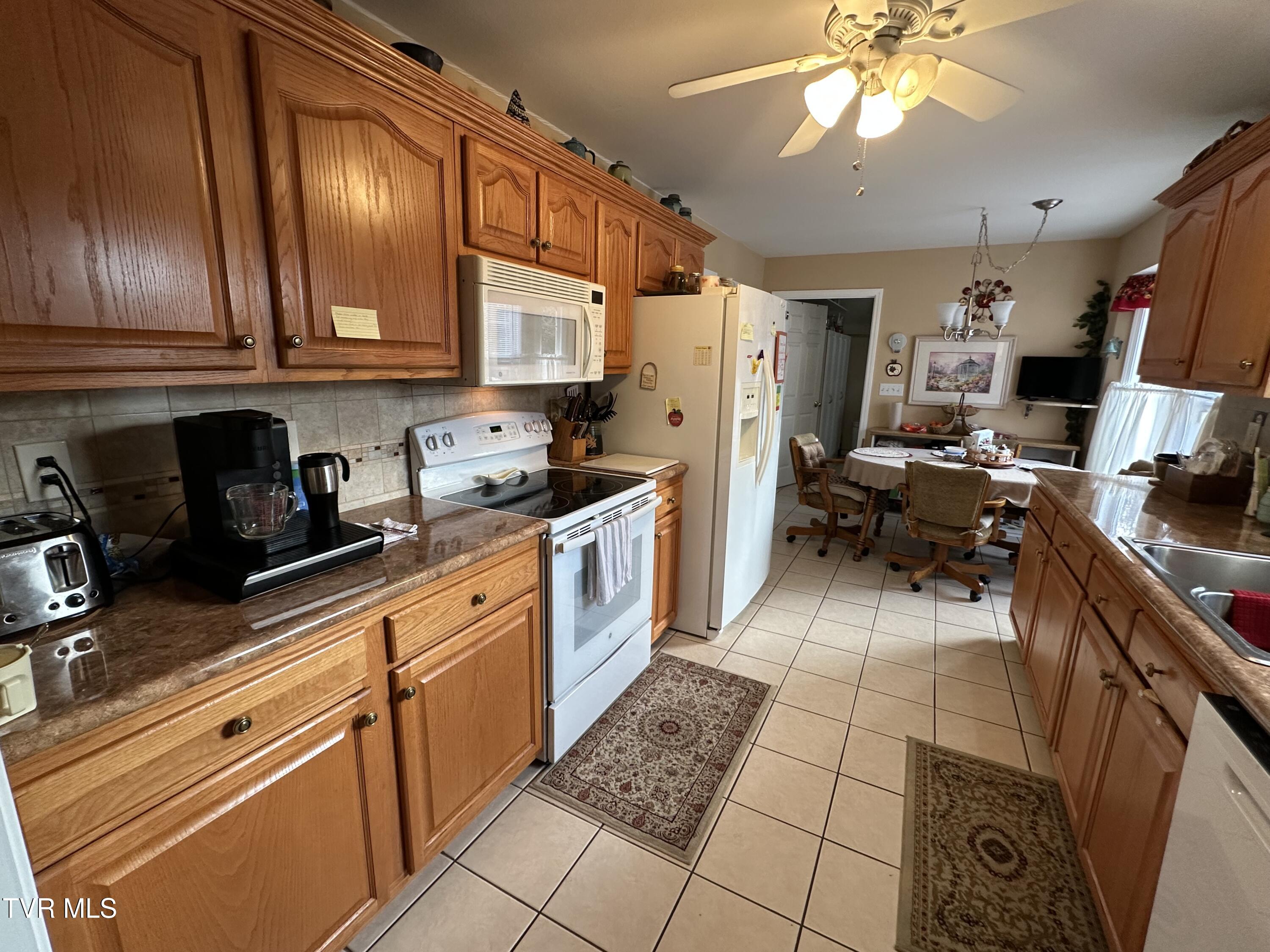 1659 Jasmine Trail, Sevierville, Tennessee image 9