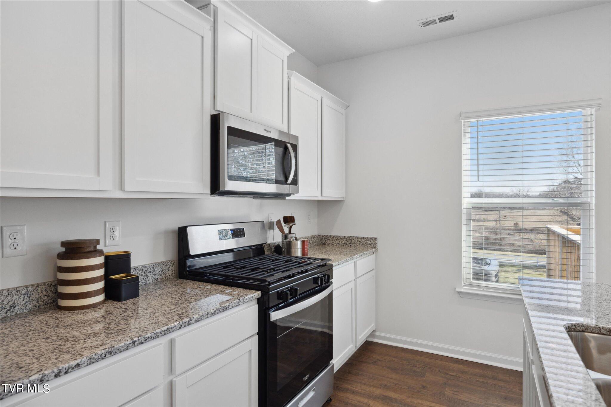 1601 Fox Meadows Circle, Bluff City, Tennessee image 13