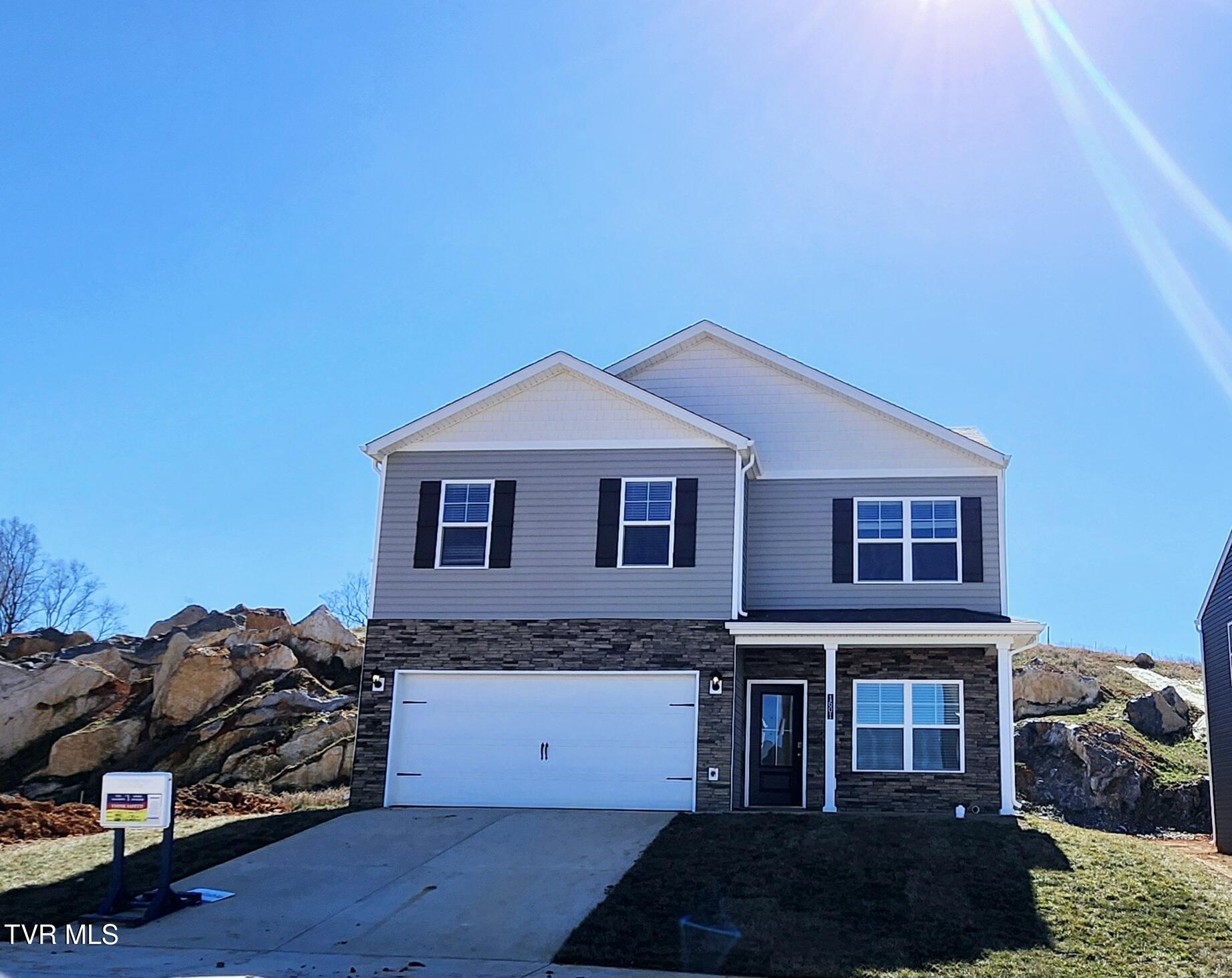 1601 Fox Meadows Circle, Bluff City, Tennessee image 4