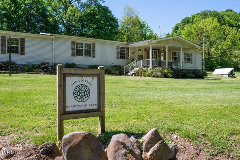 Homes For Sale - 21560 Alvarado Road<br/> Abingdon, VA 24211