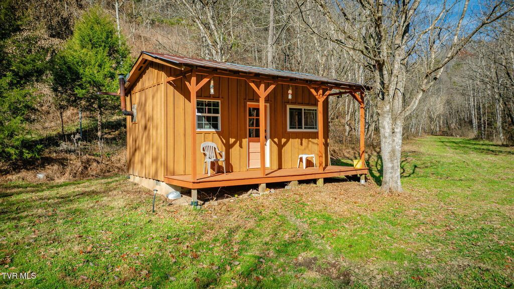 Photo of 1499 Keesel Hollow Road, Bybee, TN 37713 (MLS # 9988960)