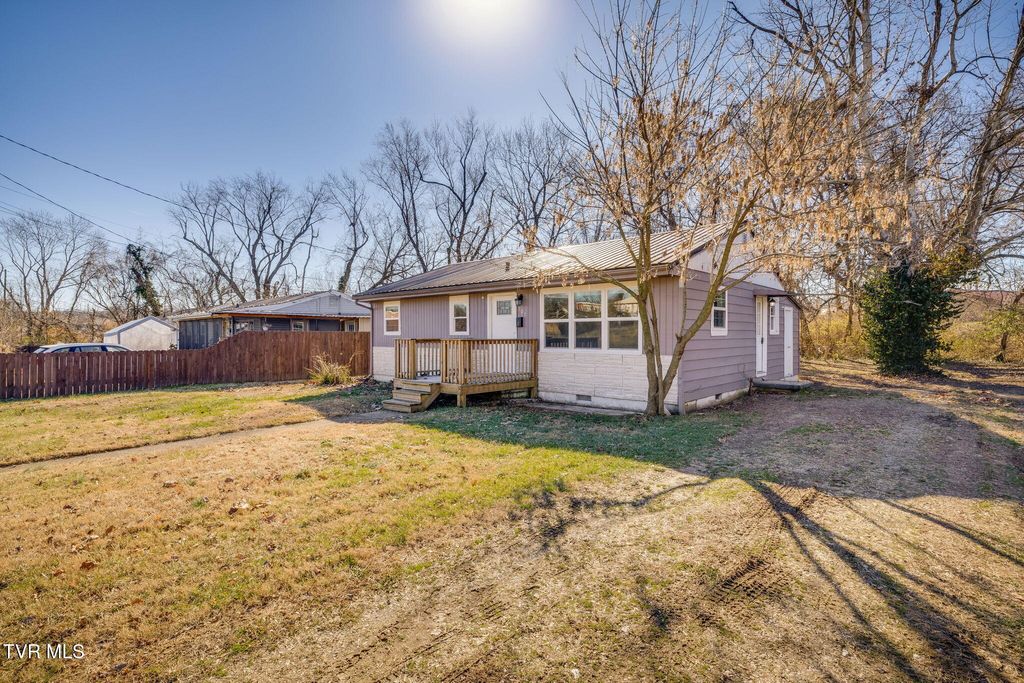 Photo of 507 Robinson Drive, Johnson City, TN 37604 (MLS # 9989423)