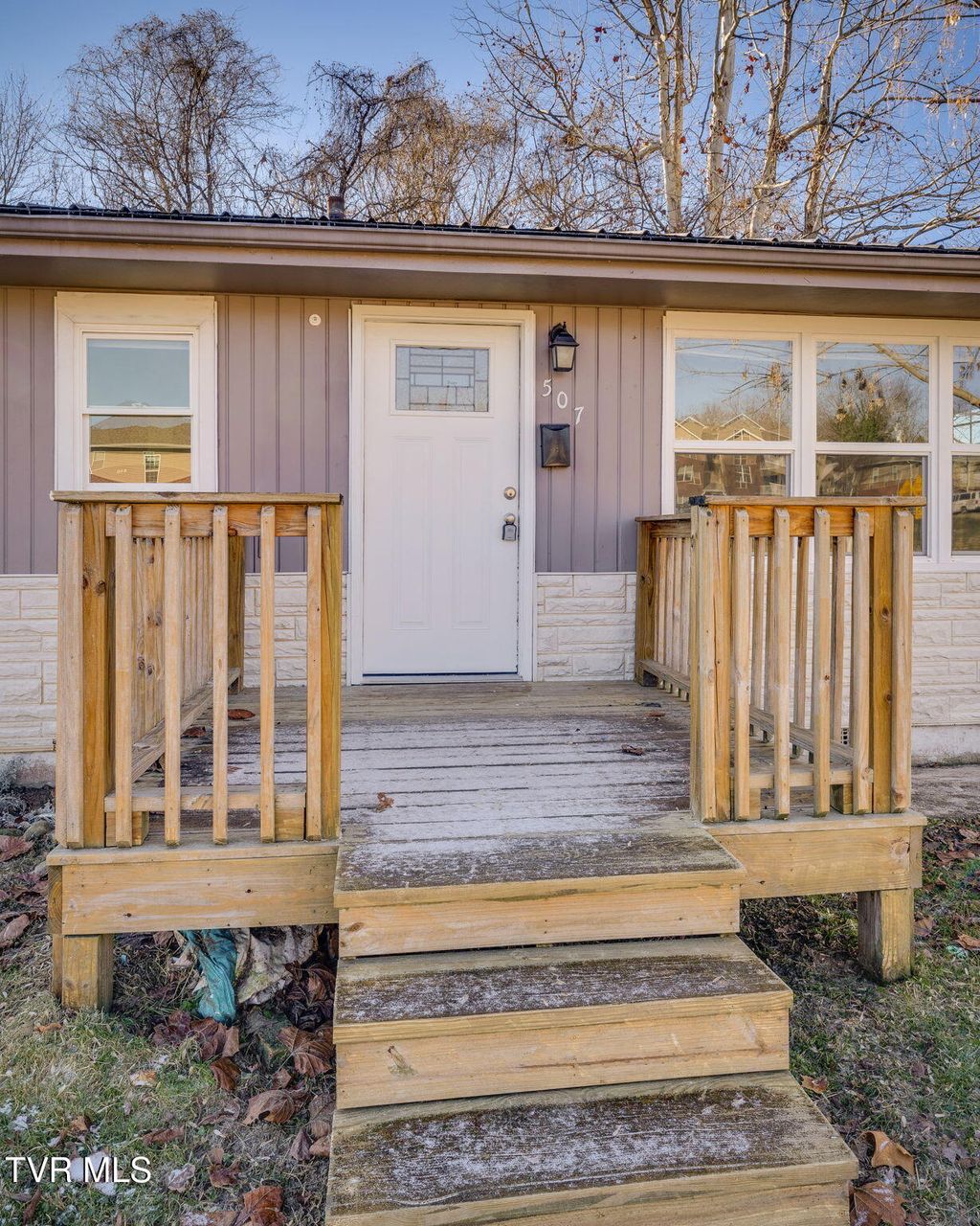 Photo of 507 Robinson Drive, Johnson City, TN 37604 (MLS # 9989423)