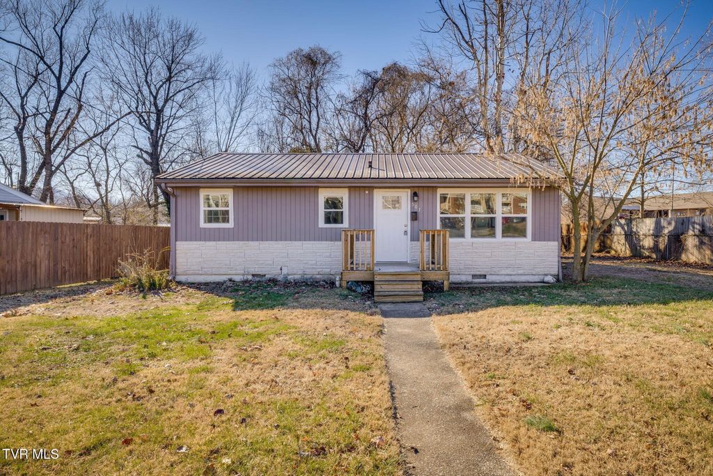 Photo of 507 Robinson Drive, Johnson City, TN 37604 (MLS # 9989423)
