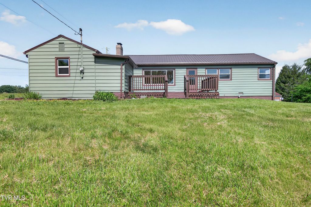 Photo of 305 Cherokee Road, Bristol, VA 24201 (MLS # 9994821)