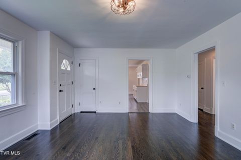 Tiny photo for 715 Ohio Avenue, Erwin, TN 37650 (MLS # 9984471)