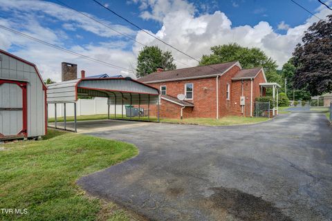 Tiny photo for 715 Ohio Avenue, Erwin, TN 37650 (MLS # 9984471)