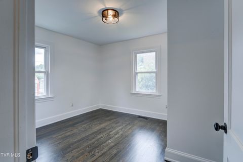 Tiny photo for 715 Ohio Avenue, Erwin, TN 37650 (MLS # 9984471)