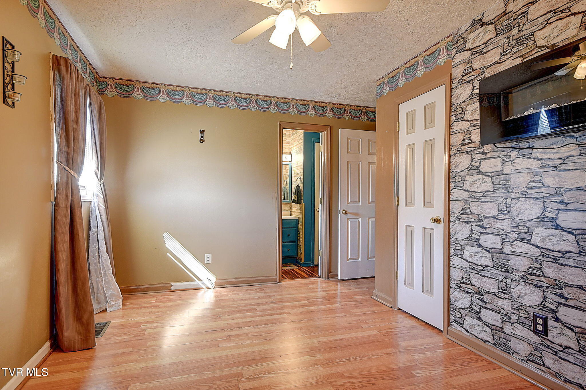 112 Smith Lane