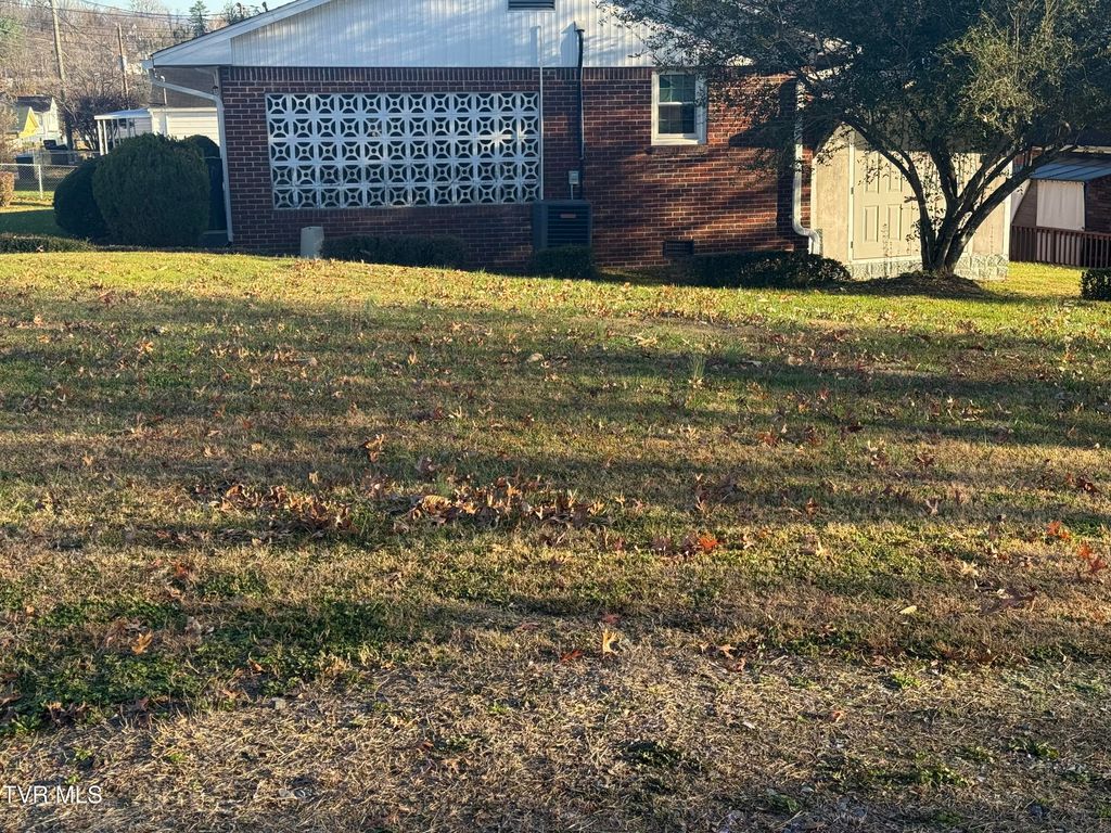 Photo of 332 Spurgeon Lane, Bristol, VA 24201 (MLS # 9988387)