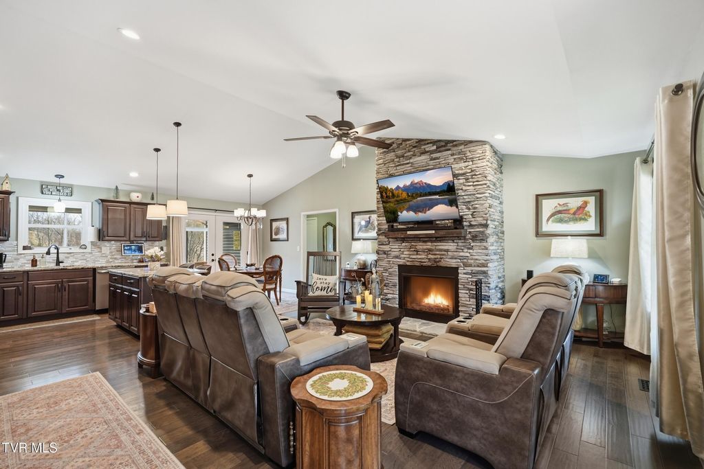 Photo of 910 Kitchen Branch Road, Greeneville, TN 37743 (MLS # 9991632)