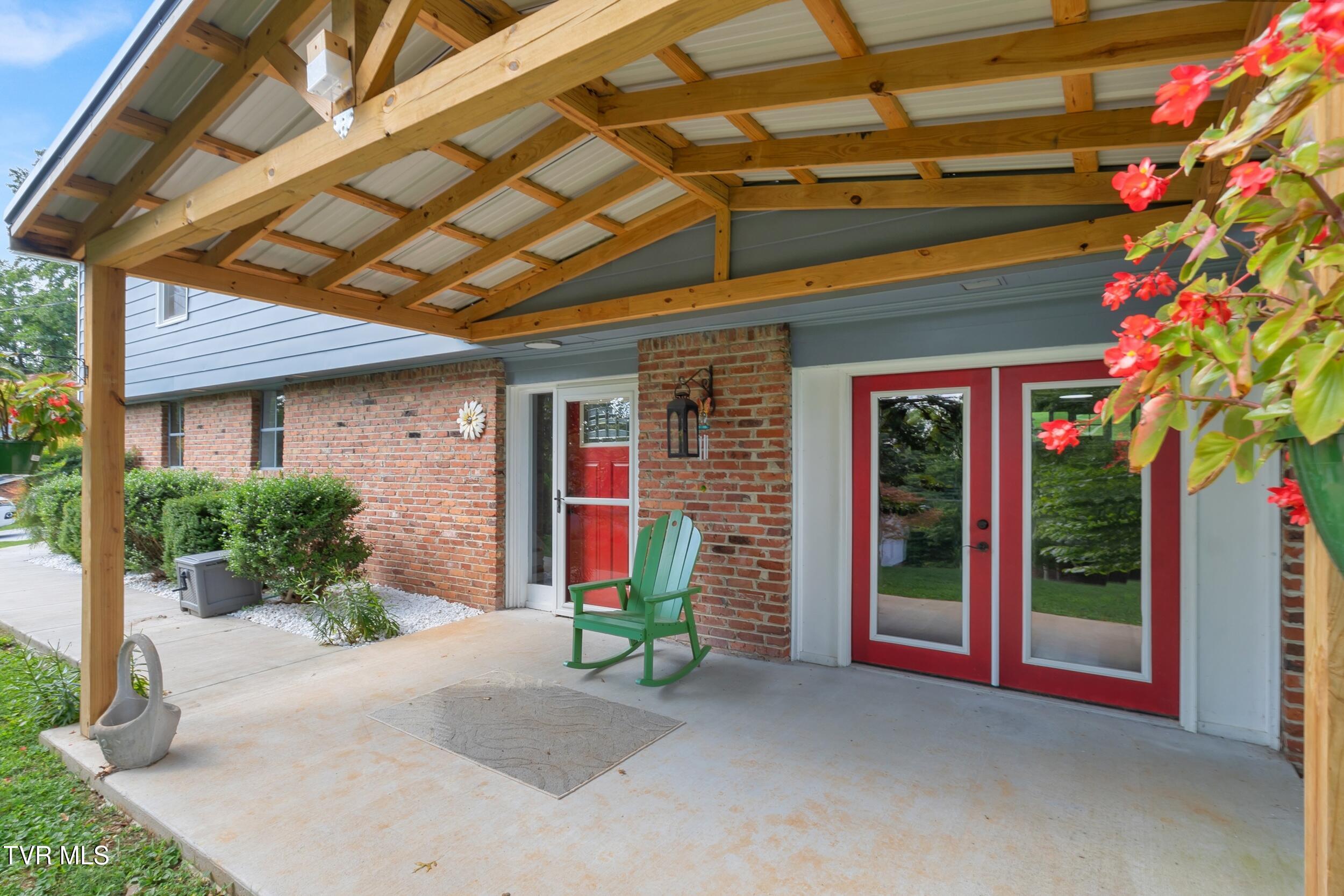 330 Clover Lane, Bristol, Virginia image 7