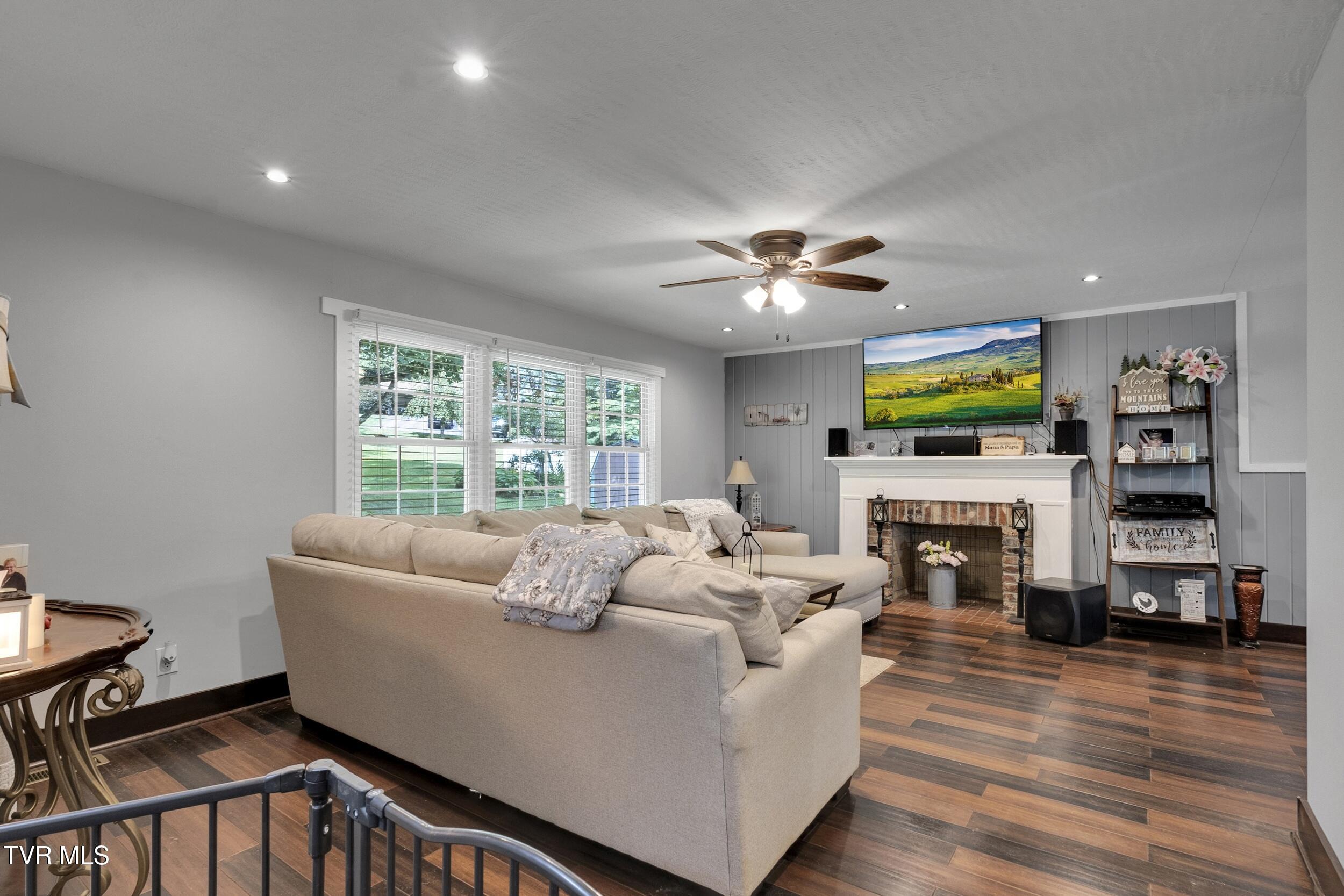 330 Clover Lane, Bristol, Virginia image 25