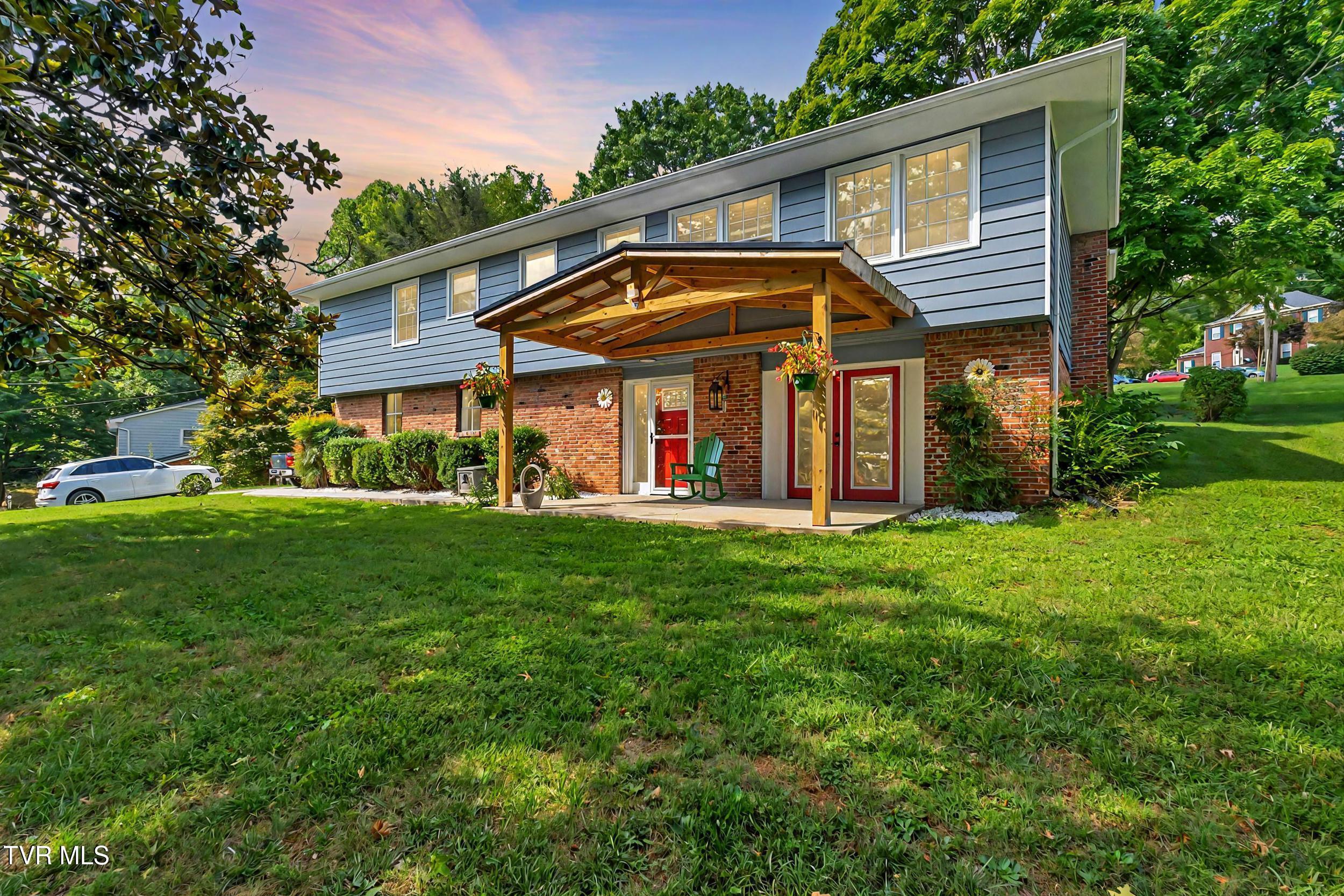 330 Clover Lane, Bristol, Virginia image 1