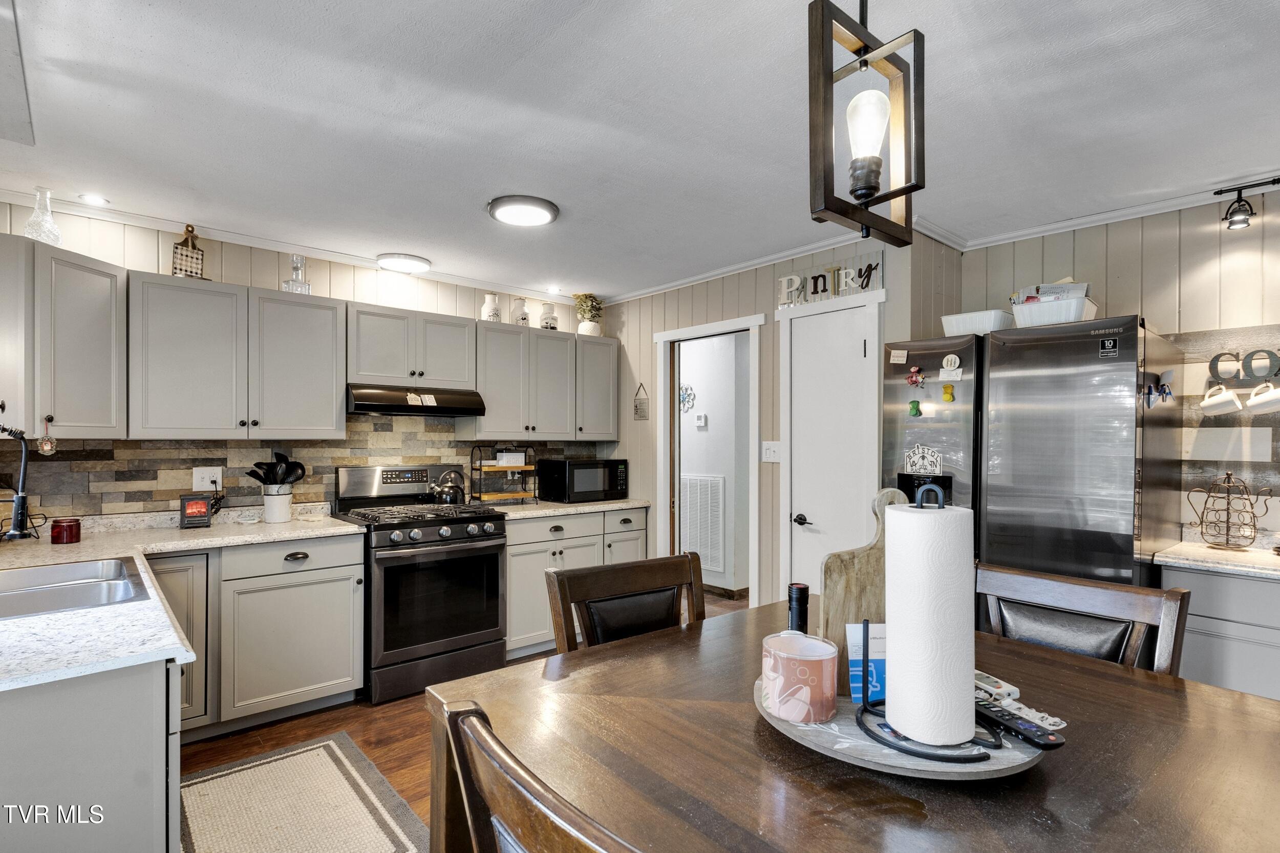330 Clover Lane, Bristol, Virginia image 13