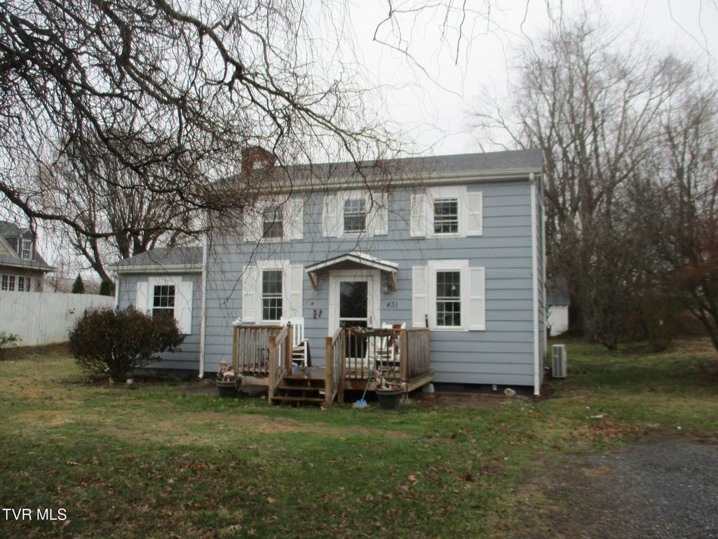 Photo of 431 Maple Street, Glade Spring, VA 24340 (MLS # 9991775)