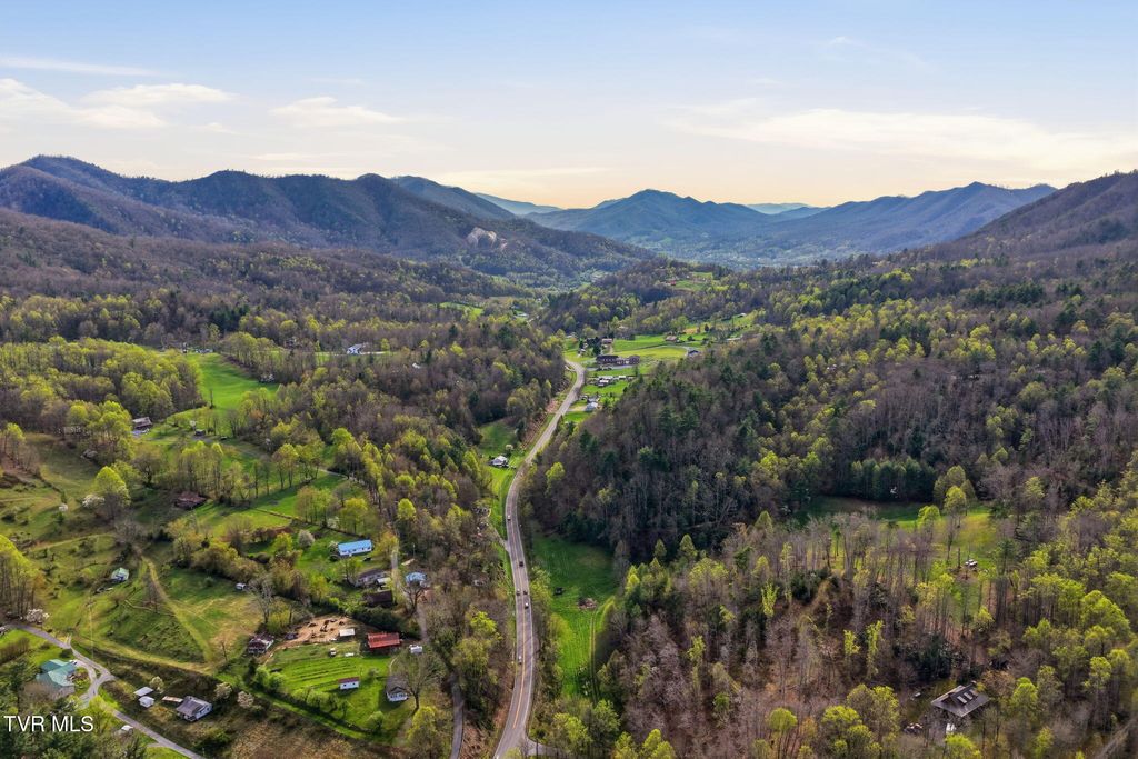 Photo of 1570 U.S. 321, Hampton, TN 37658 (MLS # 9993849)