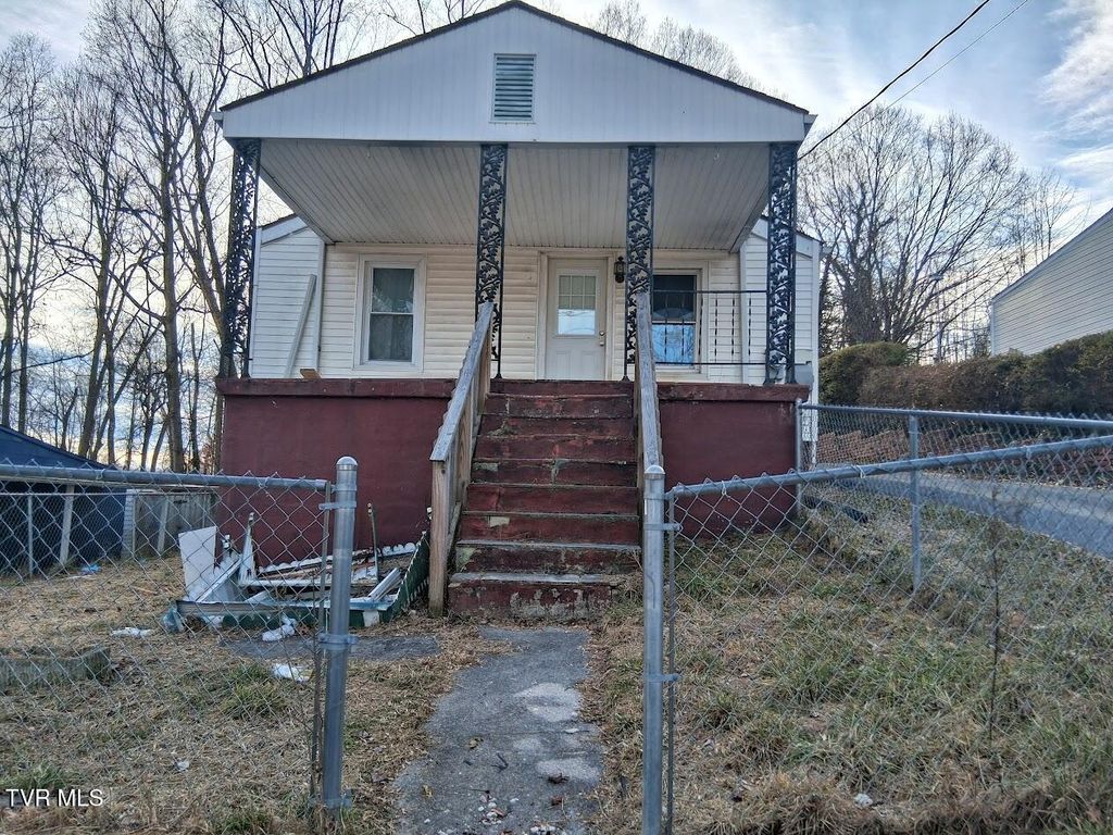Photo of 214 Stafford Street, Bristol, TN 37620 (MLS # 9992694)