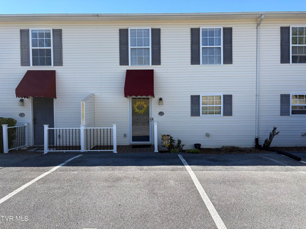 Photo of 2101 Cherokee Road #7, Johnson City, TN 37604 (MLS # 9993395)