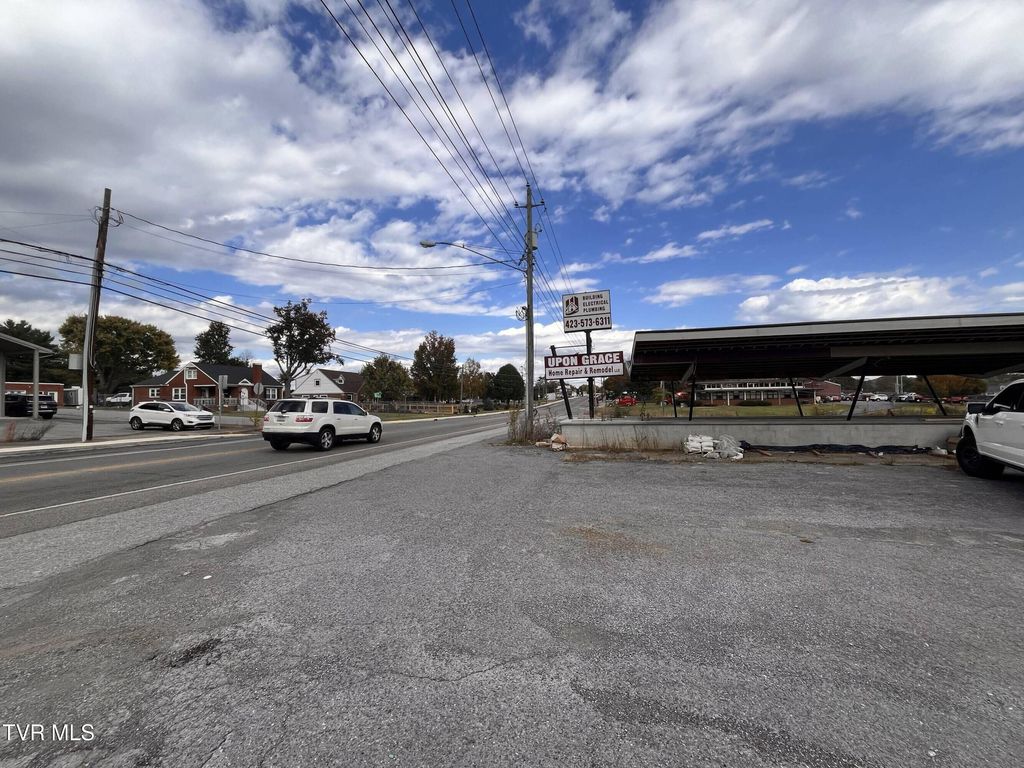 Photo of 227 Bluff City Highway Highway, Bristol, TN 37620 (MLS # 9989309)