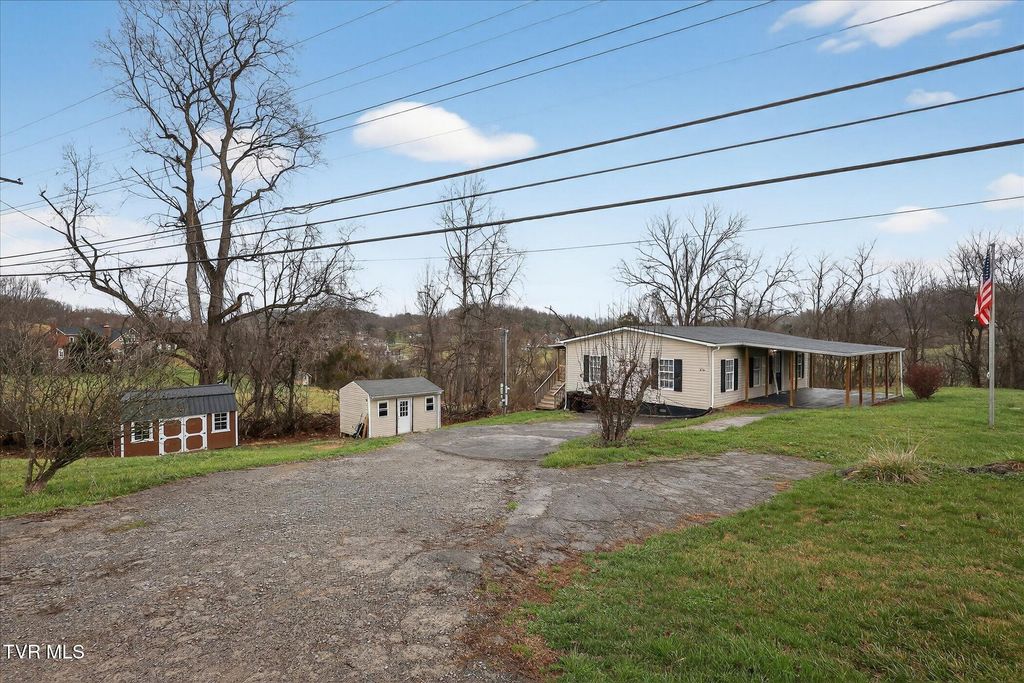 Photo of 2781 Weaver Pike, Bristol, TN 37620 (MLS # 9992133)