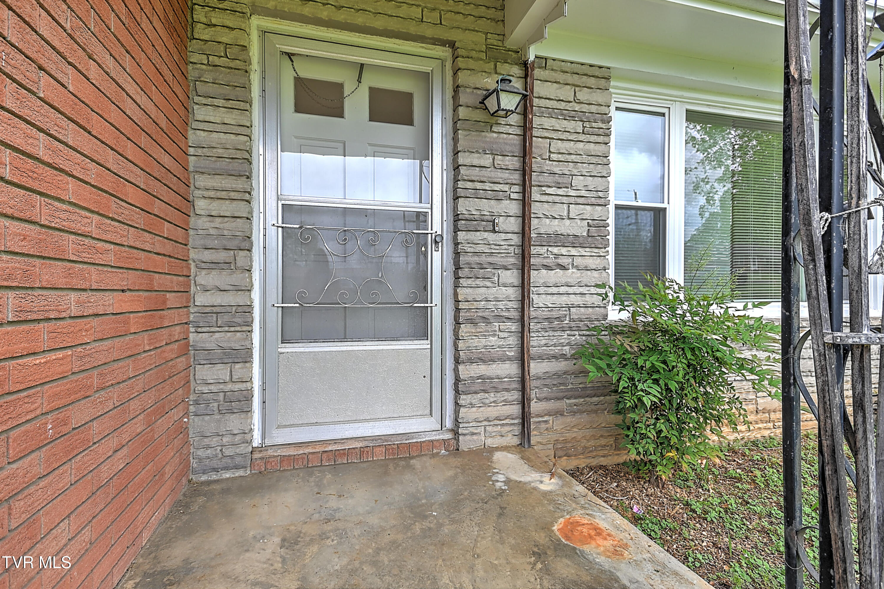 1809 Ridgemont Drive, Greeneville, Tennessee image 2