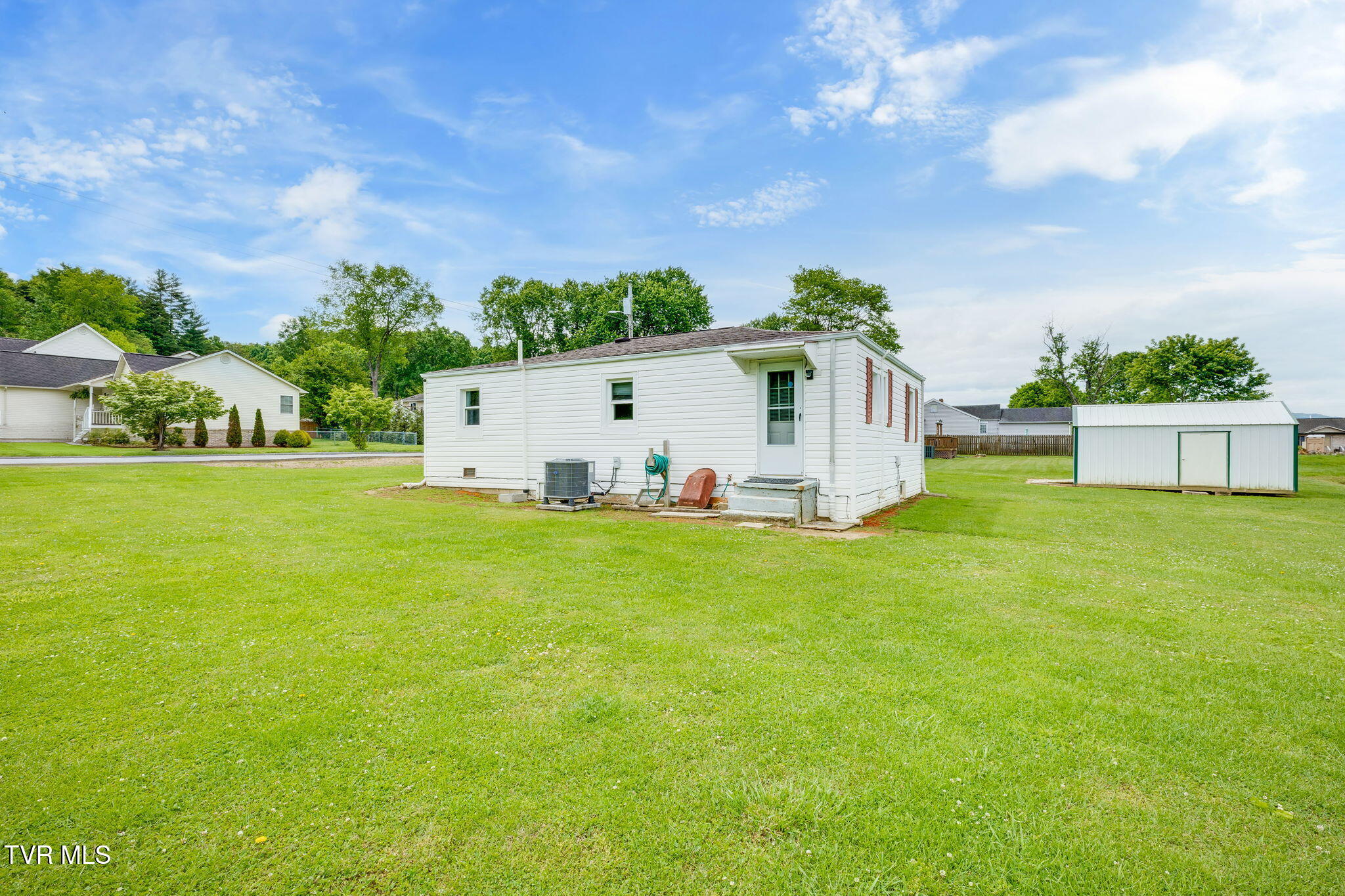 2021 Katelyn Drive Drive, Elizabethton, Tennessee image 23