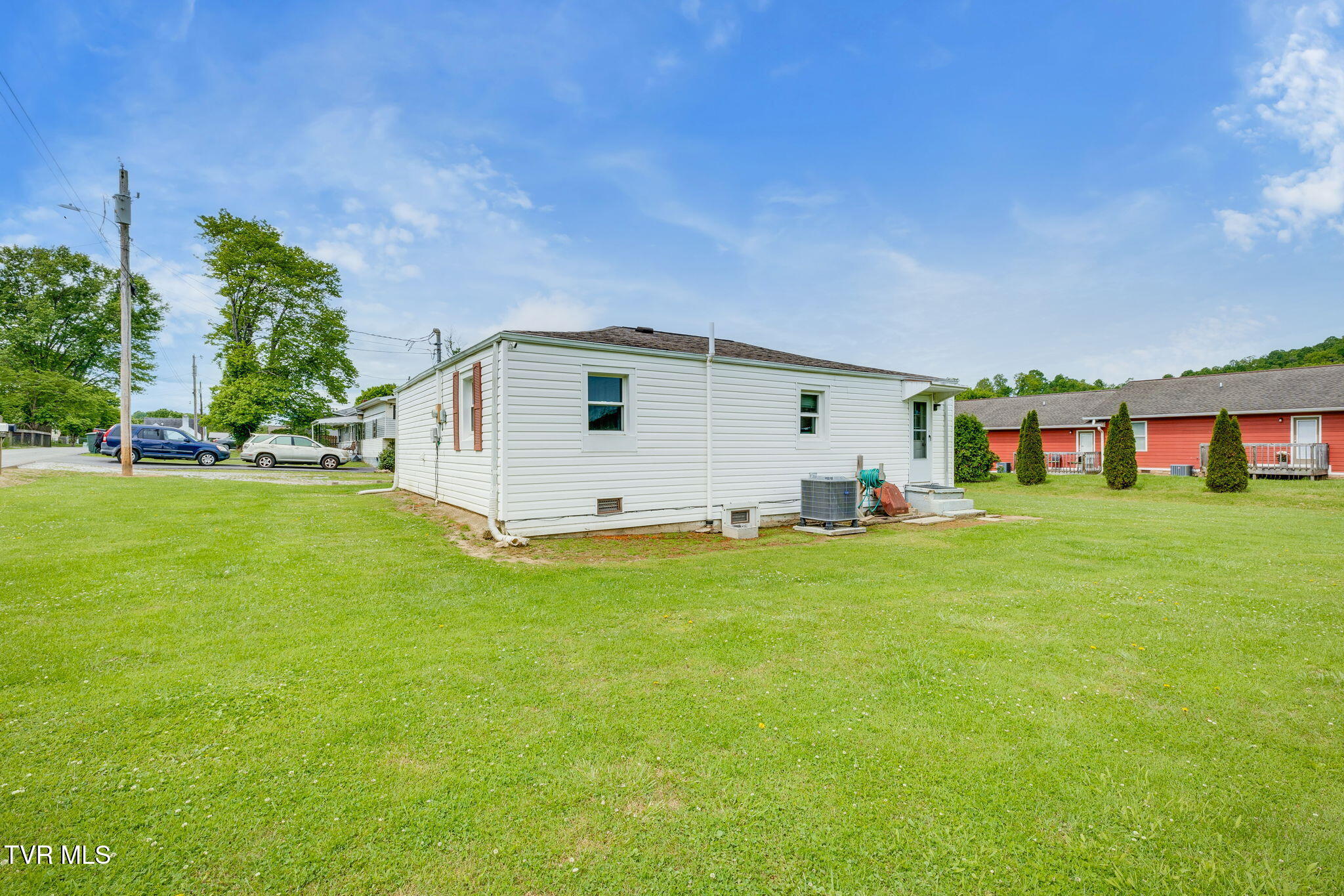 2021 Katelyn Drive Drive, Elizabethton, Tennessee image 22