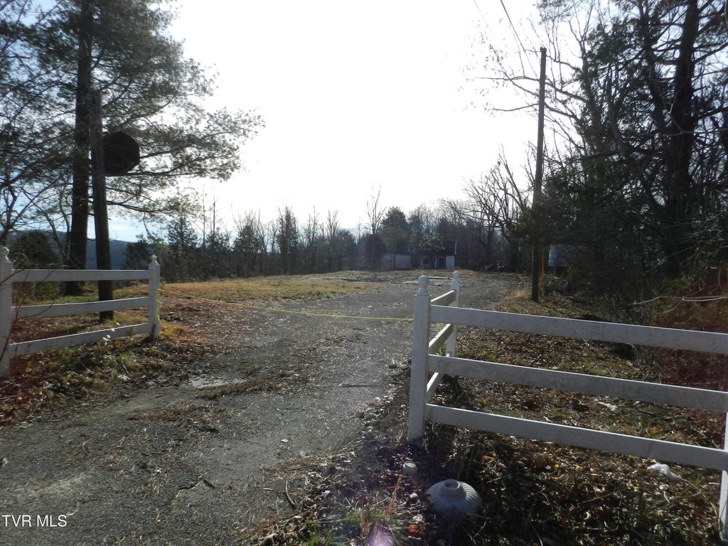 Photo of 4113 Clearview Street, Kingsport, TN 37660 (MLS # 9990075)