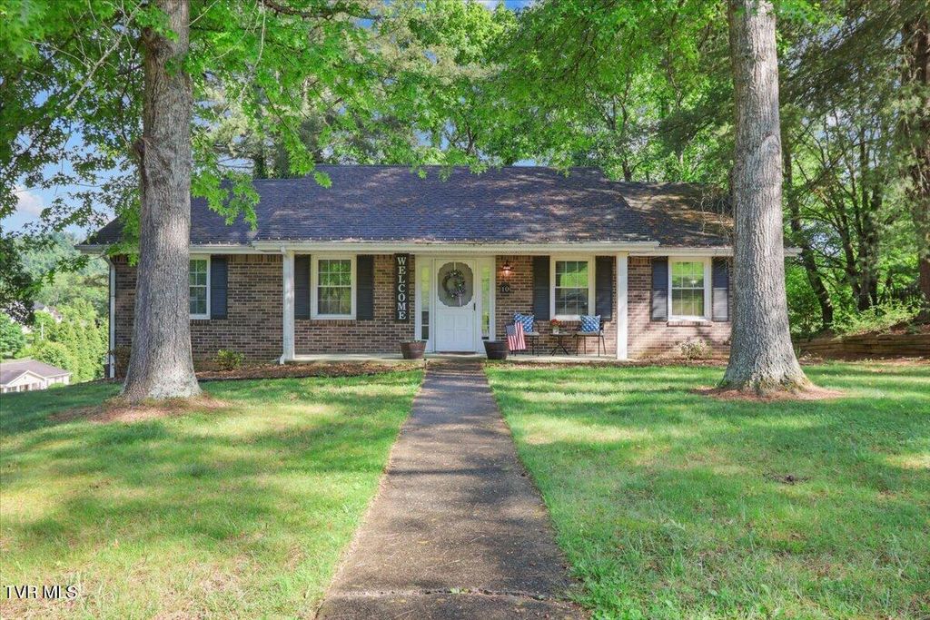 Photo of 10 Saint Albans Circle, Bristol, TN 37620 (MLS # 9995362)