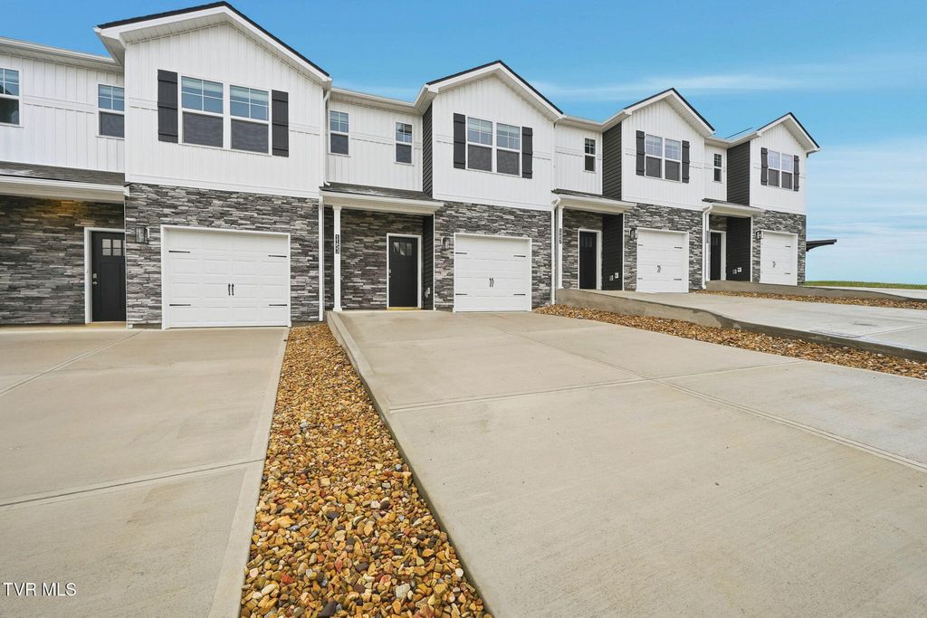 Photo of 1153 Wenna Way, Kingsport, TN 37664 (MLS # 9985689)