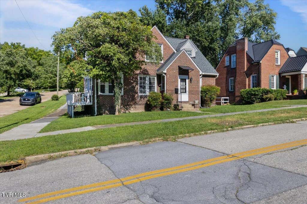 Photo of 721 Holston Street, Kingsport, TN 37660 (MLS # 9998976)