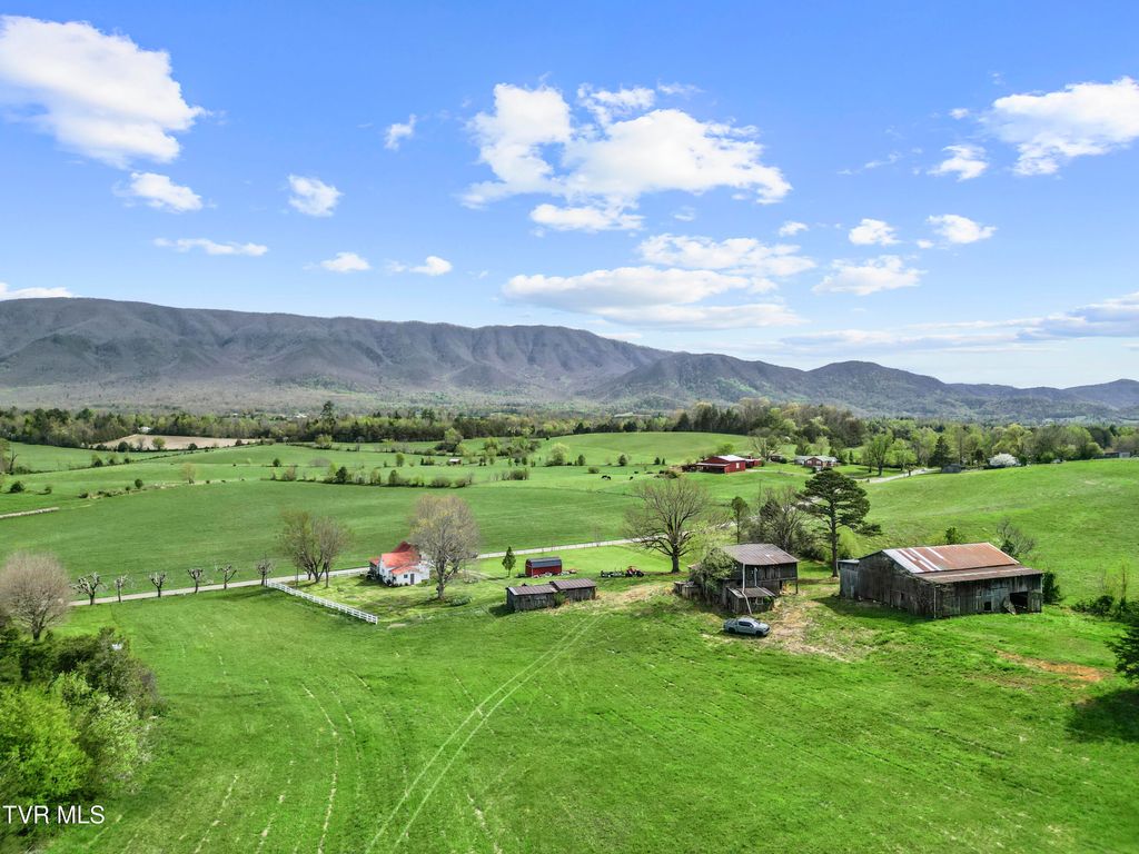 Photo of 1 Red Hill Road, Greeneville, TN 37743 (MLS # 9993600)