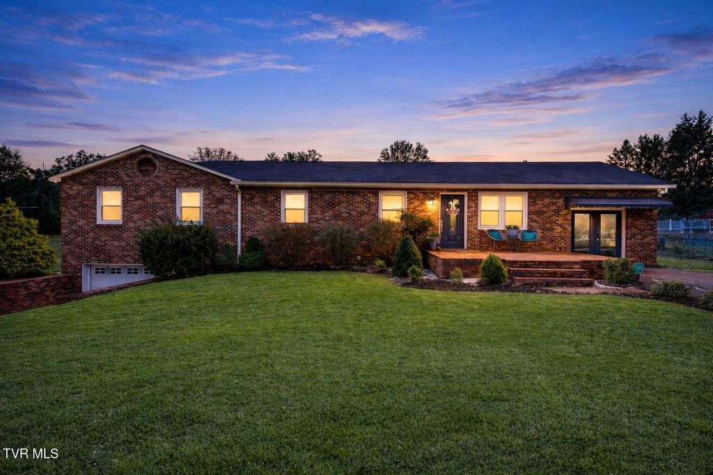 Photo of 500 Sunnyvale Drive, Johnson City, TN 37601 (MLS # 9991368)