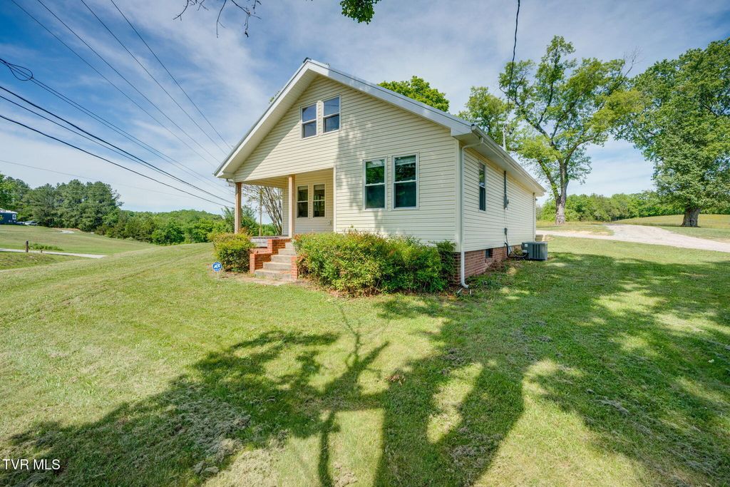 Photo of 1620 Spider Stines Road, Greeneville, TN 37745 (MLS # 9995507)