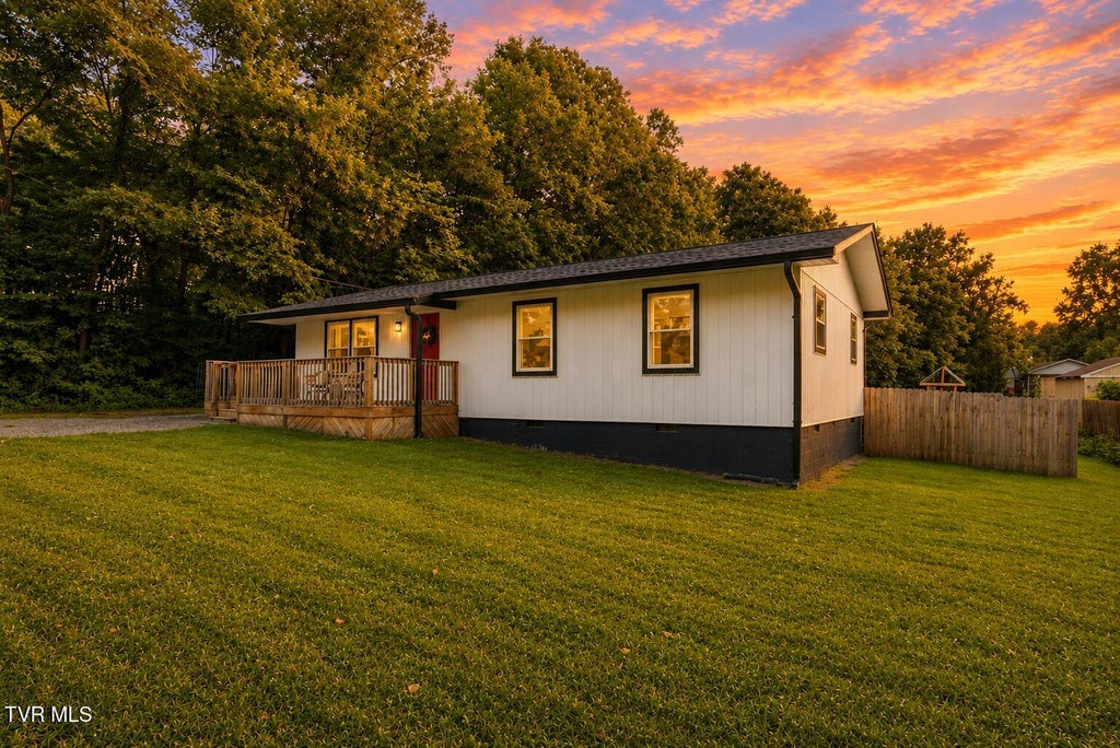 Photo of 322 Conklin Road, Jonesborough, TN 37659 (MLS # 10001941)