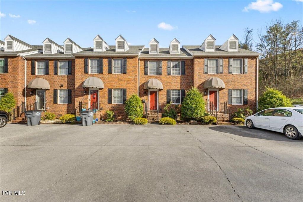 Photo of 461 Eastley Court #Apt 5, Kingsport, TN 37660 (MLS # 9992040)